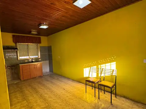 CASA EN ESQUINA DE BERAZATEGUI U$S 55.000.-