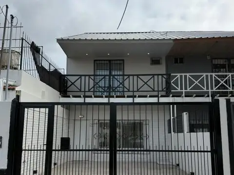 Casa en Venta - 3 Dormitorios 2 Baños - 150mts - Mar Del Plata