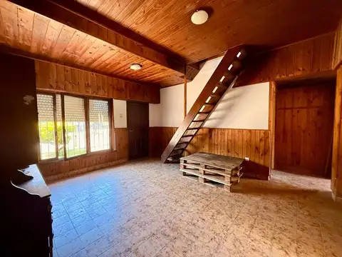 Casa 5 ambientes con 1 baño