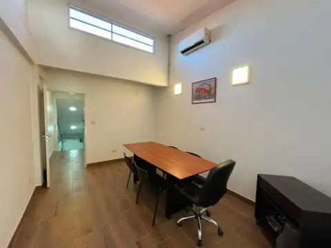 Mataderos, Cosquín 2400, 332m², 4 baños, Edificio de 2 Plantas, Alquiler $ 4.500.000