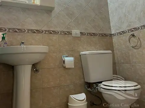 Casa en Venta con 4 cocheras