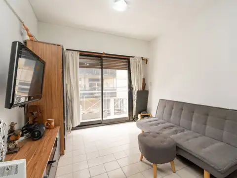 DEPARTAMENTO 2 AMBIENTES CON PATIO Y BALCÓN