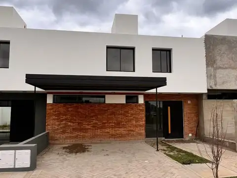 Casa en Chacra del Norte: Dúplex de 3 dormitorios, 2 baños y toilette