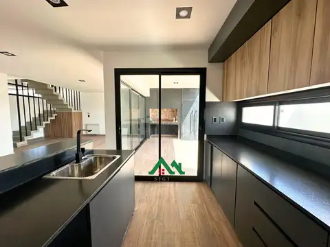 Casa en Chacra del Norte: Dúplex de 3 dormitorios, 2 baños y toilette