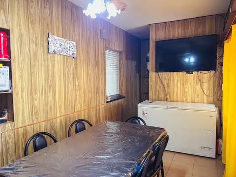 Casa 5 ambientes con 2 baños