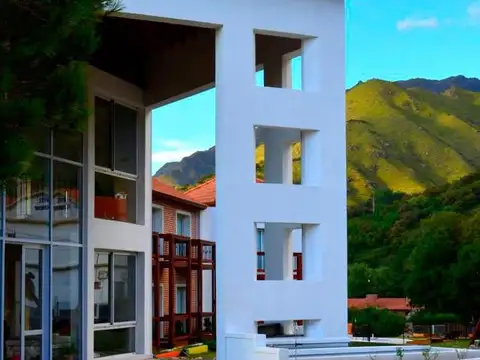 Victorino De La Plaza 100