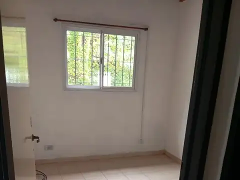 Depto Tipo Casa en Alquiler en Villa Ballester, $ 620.000