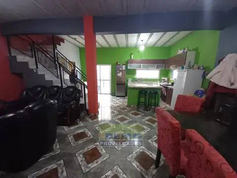 Casa 5 ambientes con 3 baños