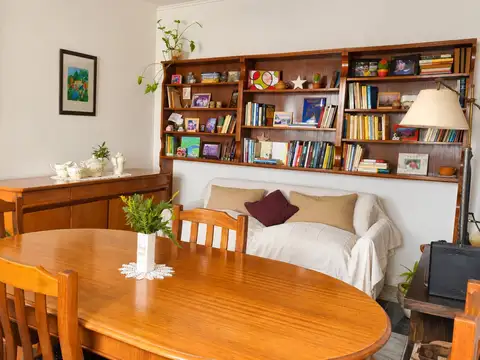 Depto Tipo Casa 4 ambientes con 2 baños