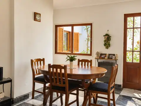 Depto Tipo Casa en Venta en Liniers, USD 134.000