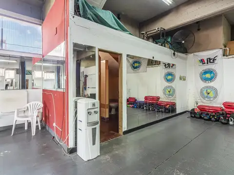 Local con vivienda en venta en Villa Ballester