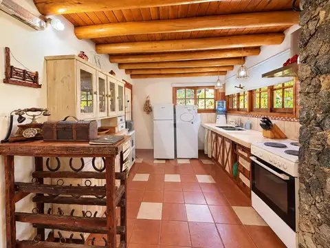 Casa en Venta con 4 cocheras