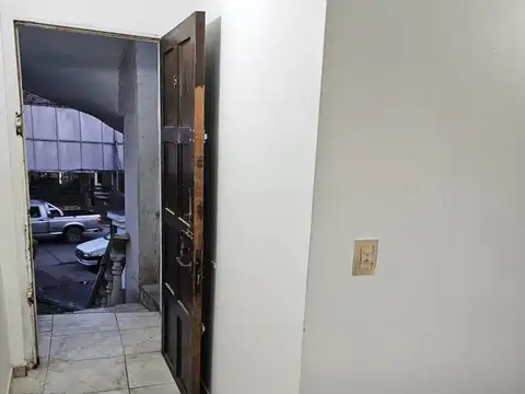 Eugenia Ottone De Asconape 300, Piso 1