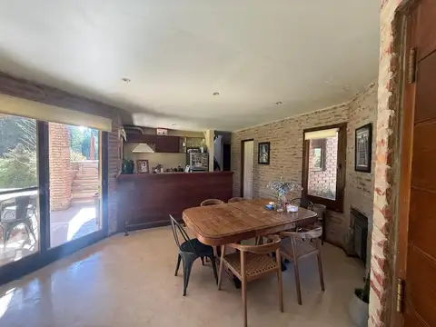 Casa 5 ambientes con 3 baños