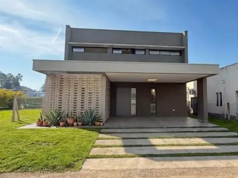 Hermosa casa de 3 dormitorios a ESTRENAR en VENTA en Country Pinar 2, Tafí Viejo