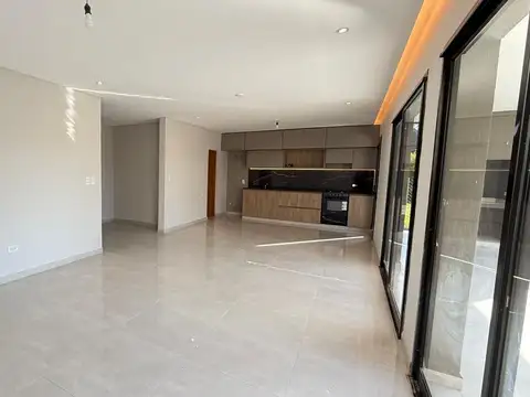 Casa en Venta en Tafi Viejo, USD 195.000