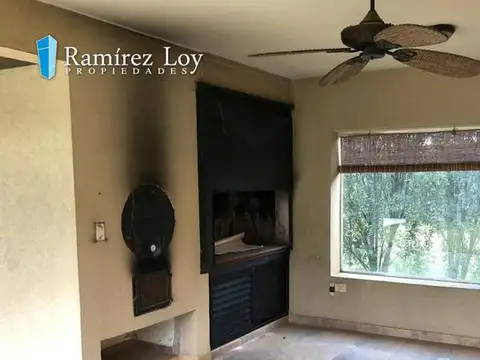 ALQUILO CASA EN FUNES HILLS SAN MARINO  barrio privado