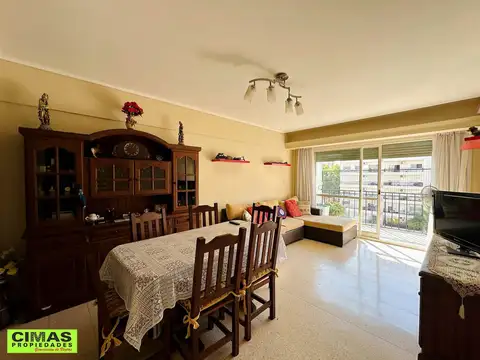 Departamento 4 ambientes con 2 baños