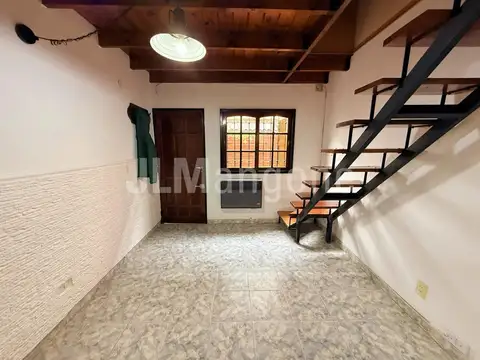 Depto Tipo Casa en Alquiler de 2 dormitorios