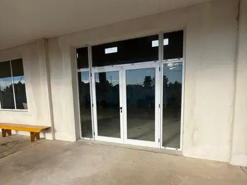 Amplio Galpón en acceso a Concordia