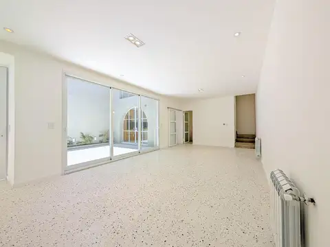 Casa 5 ambientes con 1 baño