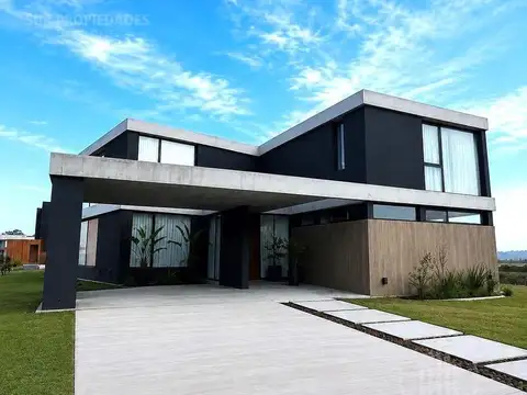 Casa en Alquiler de 4 dormitorios