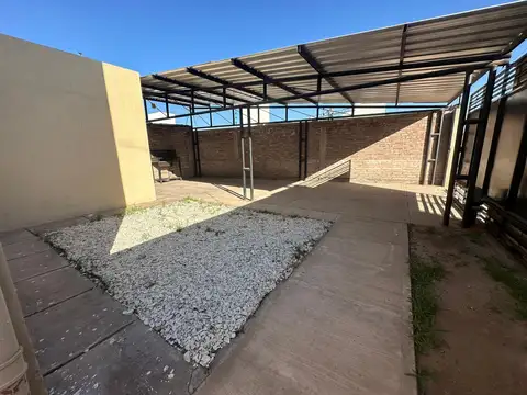 Casa en venta apta credito 200m2 dos habitaciones en Luján de Cuyo.