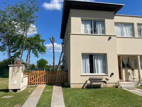 Los Gorriones  al 900