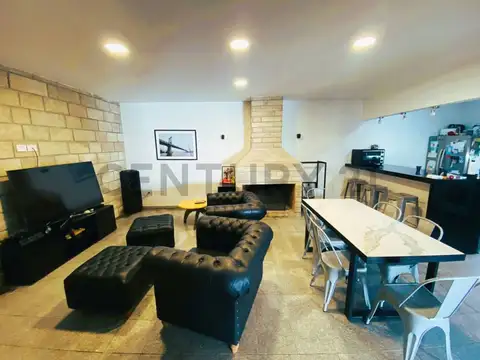 Única Casa en VENTA 3 DORMITORIOS en Parque Sicardi, La Plata