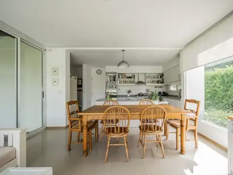 Casa 5 ambientes con 2 baños