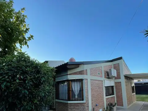 Casa en venta - 2 Dormitorios 1 Baño - General Alvear