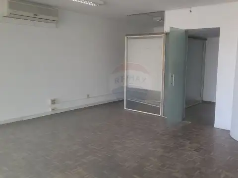 Oficina en Venta con 1 cochera