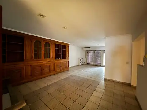 Depto Tipo Casa en Alquiler 40 años