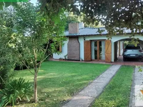 Casa en venta - 2 Dormitorios 1 Baño - Mar del Plata