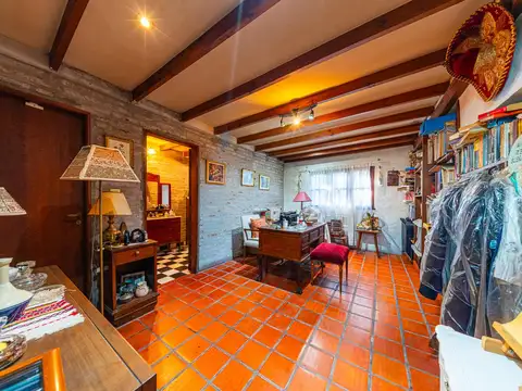 Casa 6 ambientes con 3 baños
