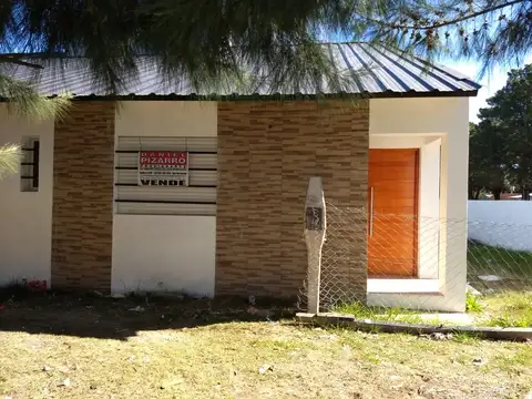 CASA A ESTRENAR - 2 DORMITORIOS - COCHERA  