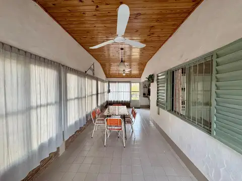 Casa 4 ambientes con 1 baño
