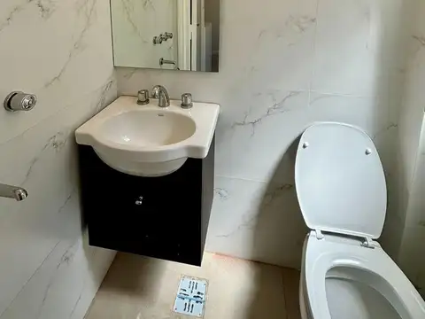 Departamento 3 ambiente con dependencia y balcón