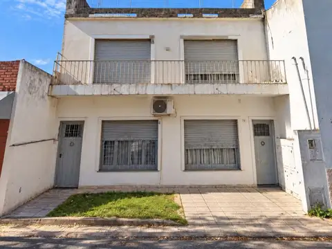 *IDEAL MULTIFAMILIAR *SE VENDEN LAS 2 CASAS PH-CON ENTRADA COMÚN-UBICADA A 4 CDRAS. DE AV. DIAZ VELEZ  Y A 11 CDS. DE AV. RIVADAVIIA