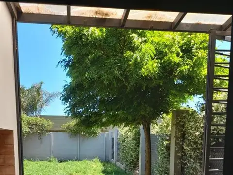 Depto Tipo Casa en Venta con 1 cocheras