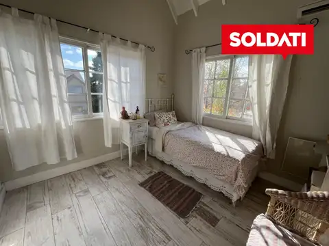 Casa en Venta con 2 cocheras