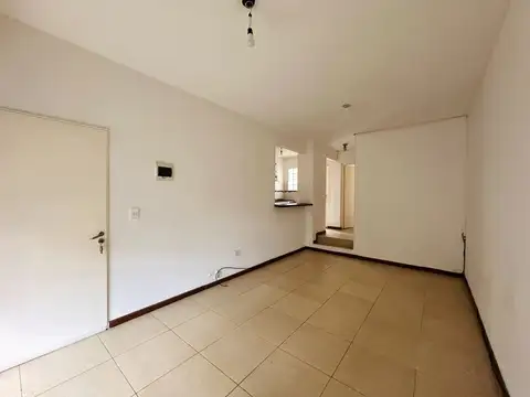 Depto Tipo Casa en Alquiler de 2 ambientes