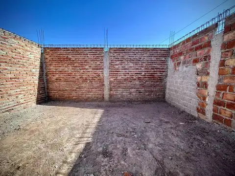 CASA EN POZO DOS HAB. BARRIO ANDESMAR GUAYMALLEN
