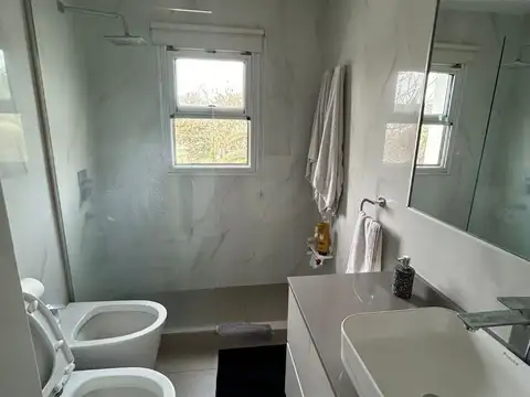 Casa 7 ambientes con 3 baños