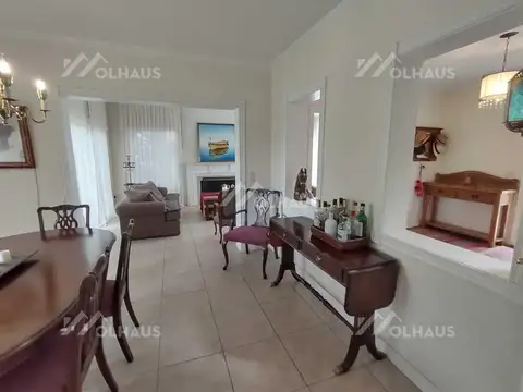 Casa 5 ambientes con 3 baños
