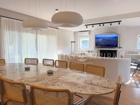 NUEVA propiedad en Campos de Alvarez 6 ambientes!