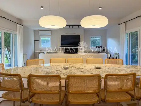 Casa 6 ambientes con 5 baños