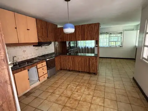 Casa en alquiler para uso comercial Superficie total 311 M2