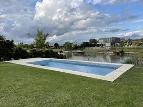 Venta. Casa con Renta de 3 dormitorios con Piscina. Benavidez. 0