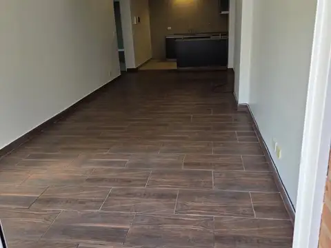 Granaderos 100, Piso 2